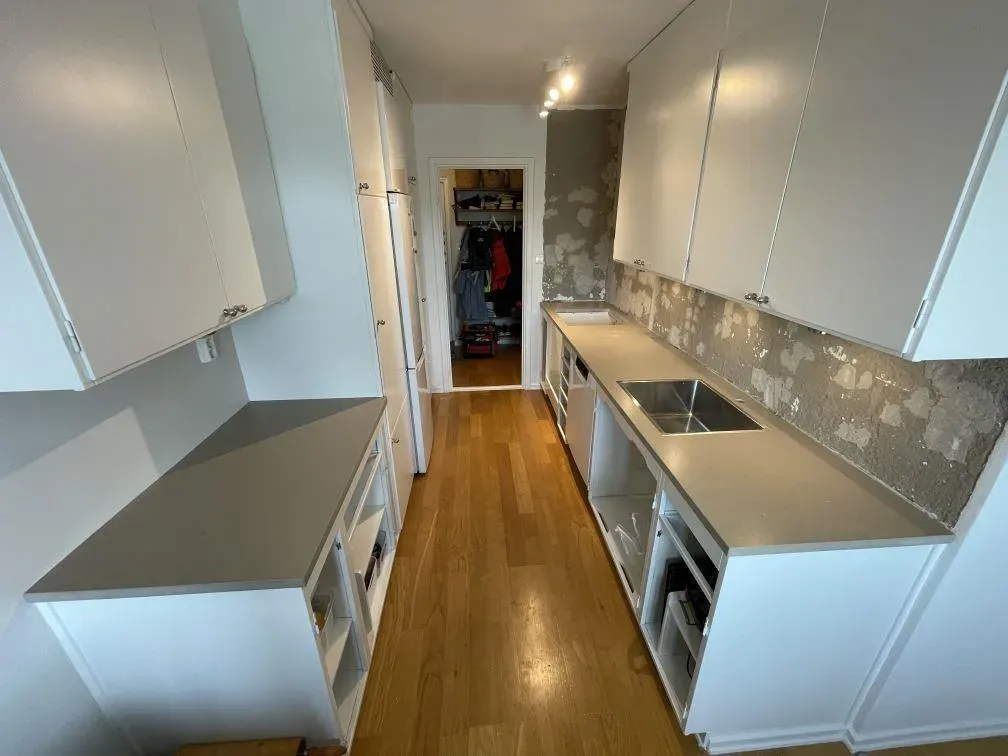 Kundebillede med stenbordplade til komplet liste over Silestone-farver