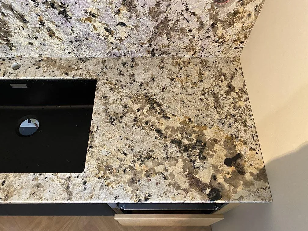 Køkkenbordplade i Alaskan white, Höllviken – billede 6