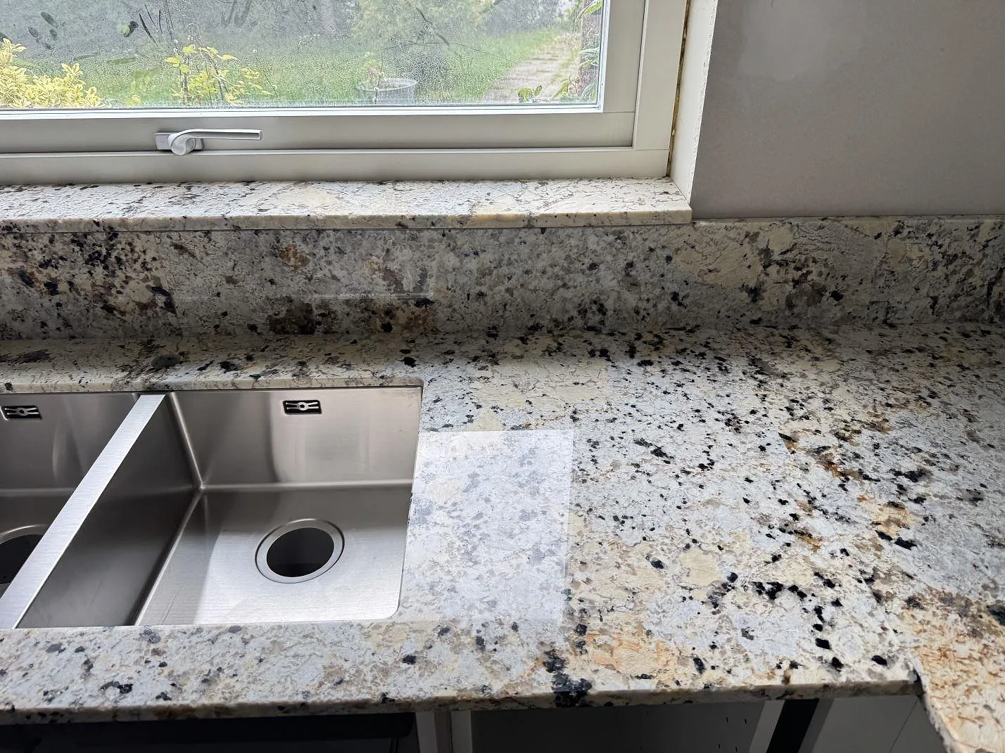 Køkkenbordplade i Alaskan white, Kristianstad – billede 2