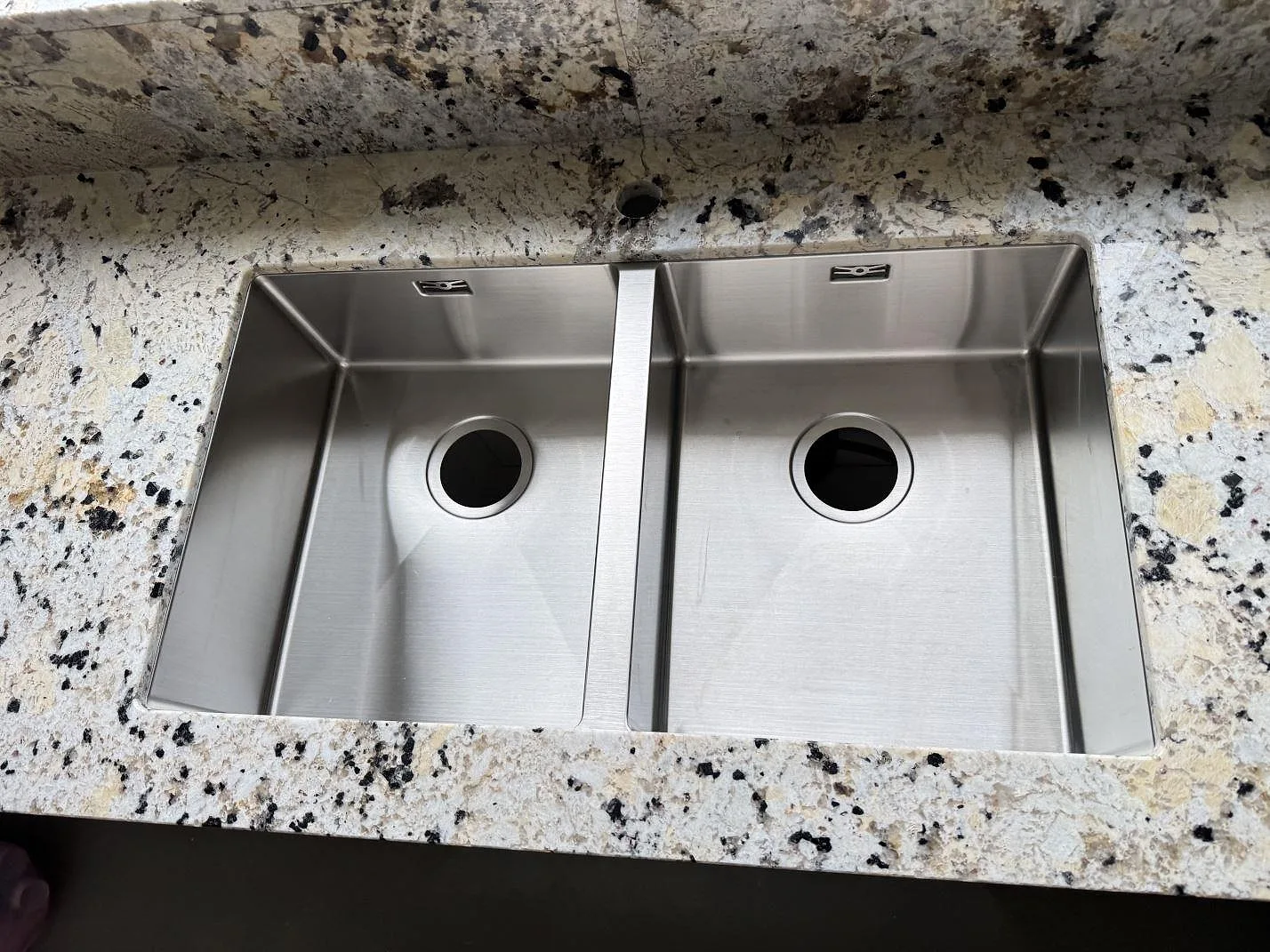 Køkkenbordplade i Alaskan white, Kristianstad – billede 3