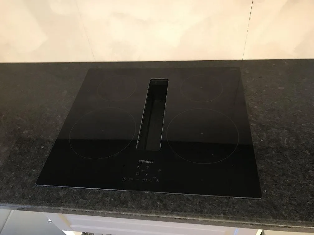 Køkkenbordplade i Angola Black, Malmö – billede 2