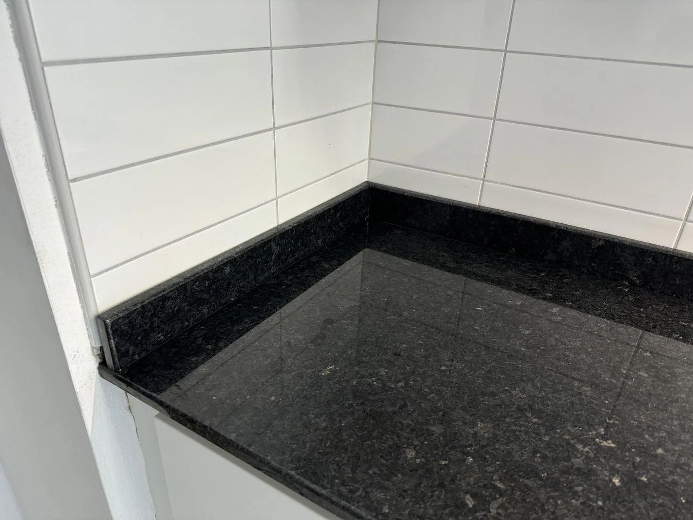 Køkkenbordplade i Angola Black, Malmö – billede 6