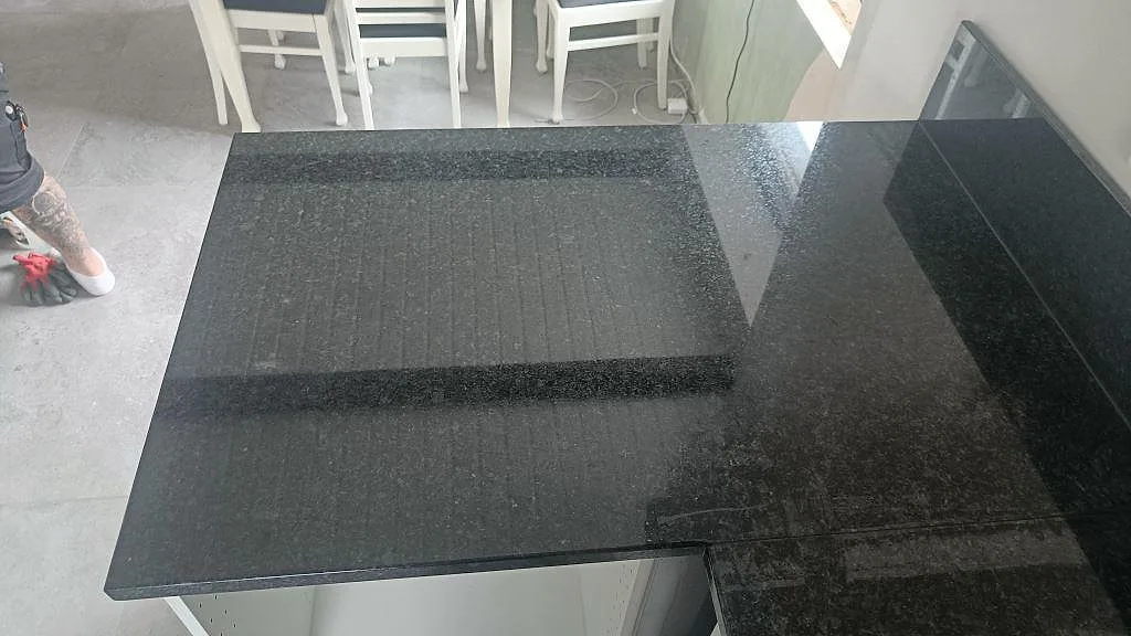 Køkkenbordplade i Angola Black, Staffanstorp – billede 2
