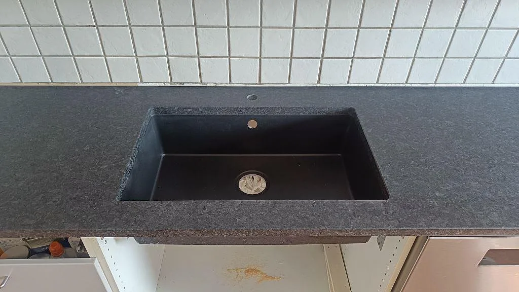 Køkkenbordplade i Angola Black, Staffanstorp – billede 2