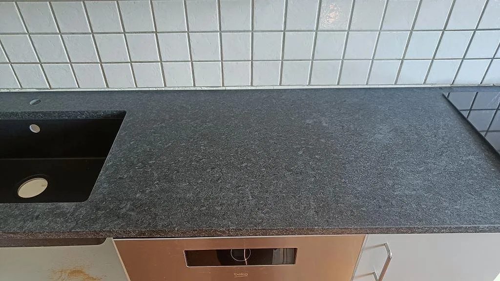 Køkkenbordplade i Angola Black, Staffanstorp – billede 3