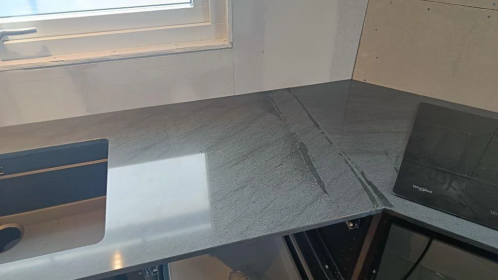 Køkkenbordplade i Anthracite Elegante, Frillesås – billede 3