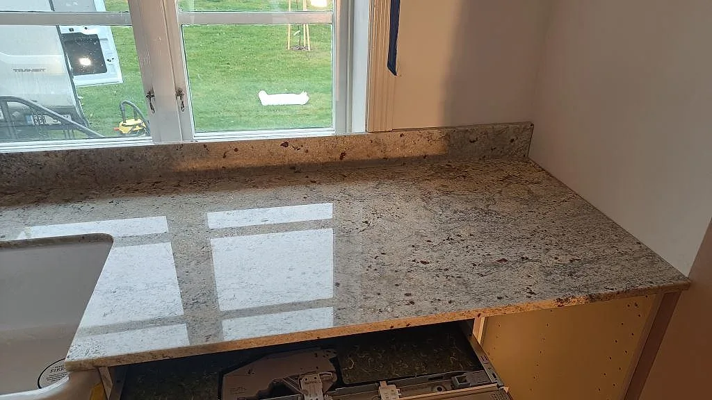 Køkkenbordplade i Antique White, Båstad – billede 7