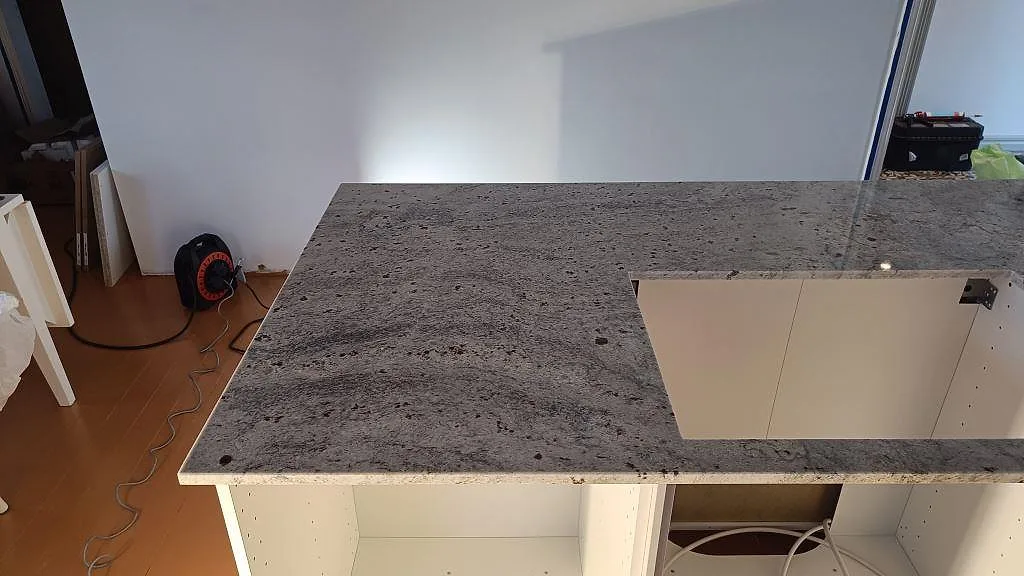 Køkkenbordplade i Antique White, Båstad – billede 4
