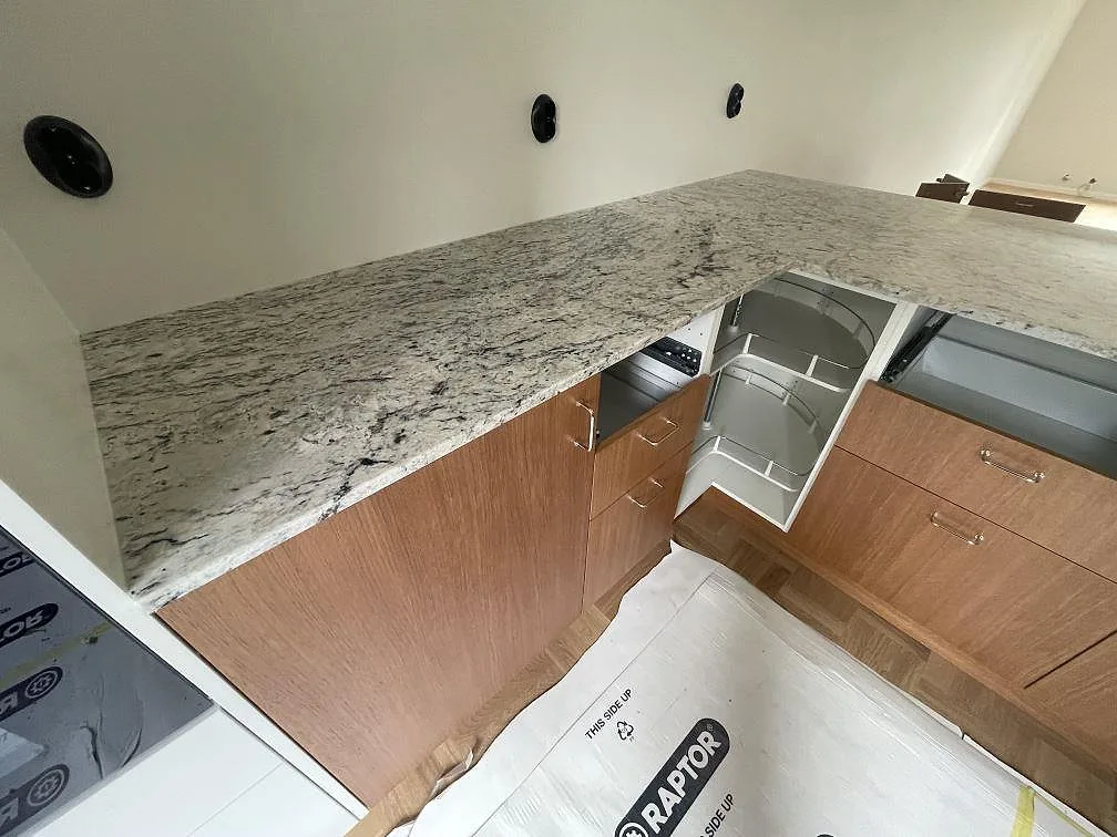 Køkkenbordplade i Antique White, Backvindeln – billede 4
