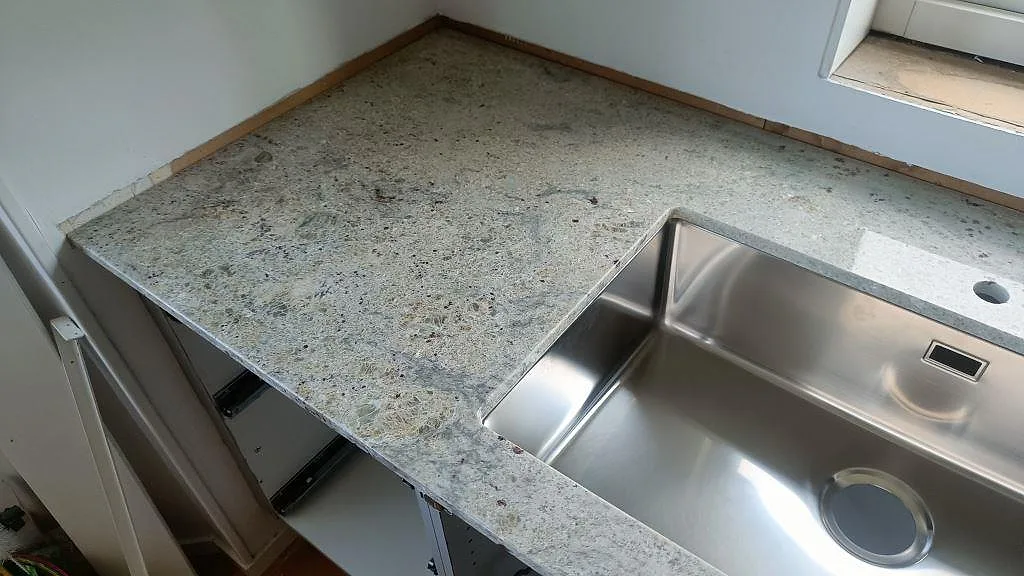 Køkkenbordplade i Antique White, Frillesås – billede 3