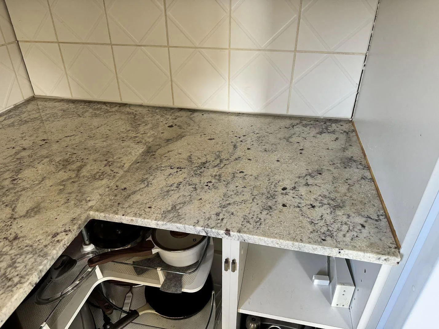 Køkkenbordplade i Antique White, Gärds Köpinge – billede 8