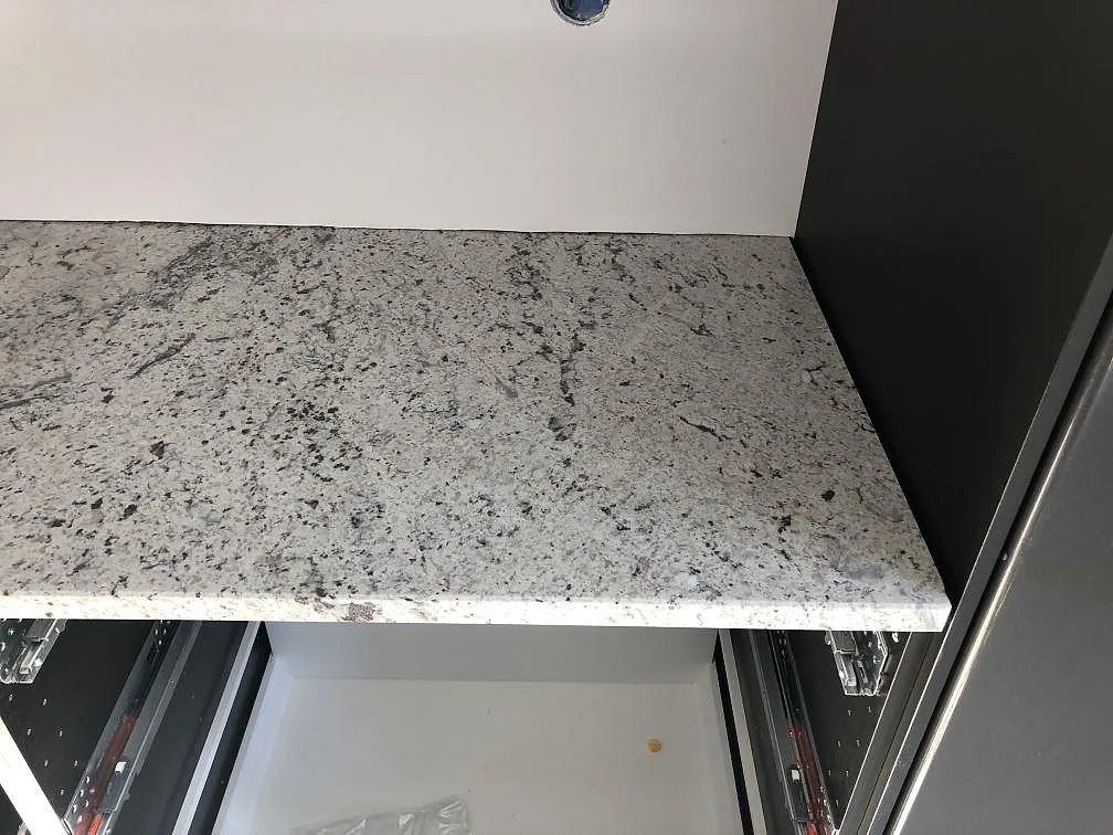 Køkkenbordplade i Antique White, Hindås – billede 3
