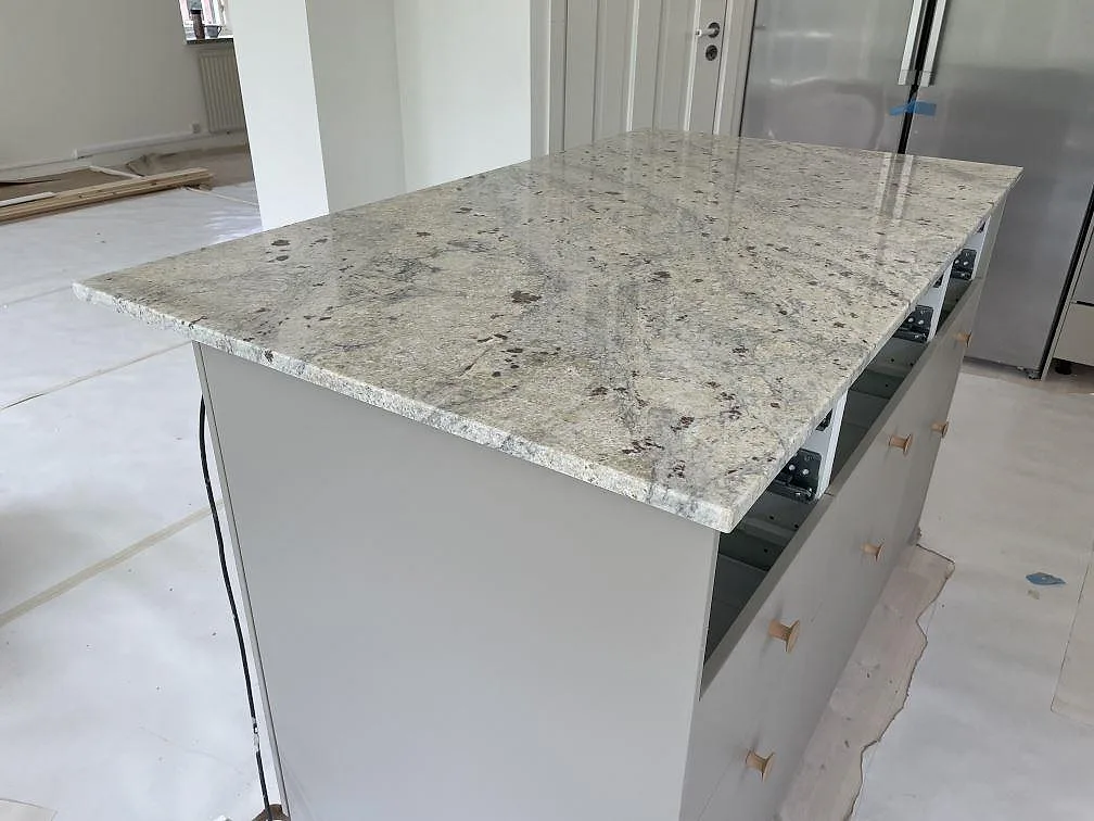 Køkkenbordplade i Antique White, Klagshamn – billede 3