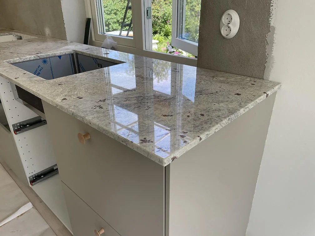 Køkkenbordplade i Antique White, Klagshamn – billede 4