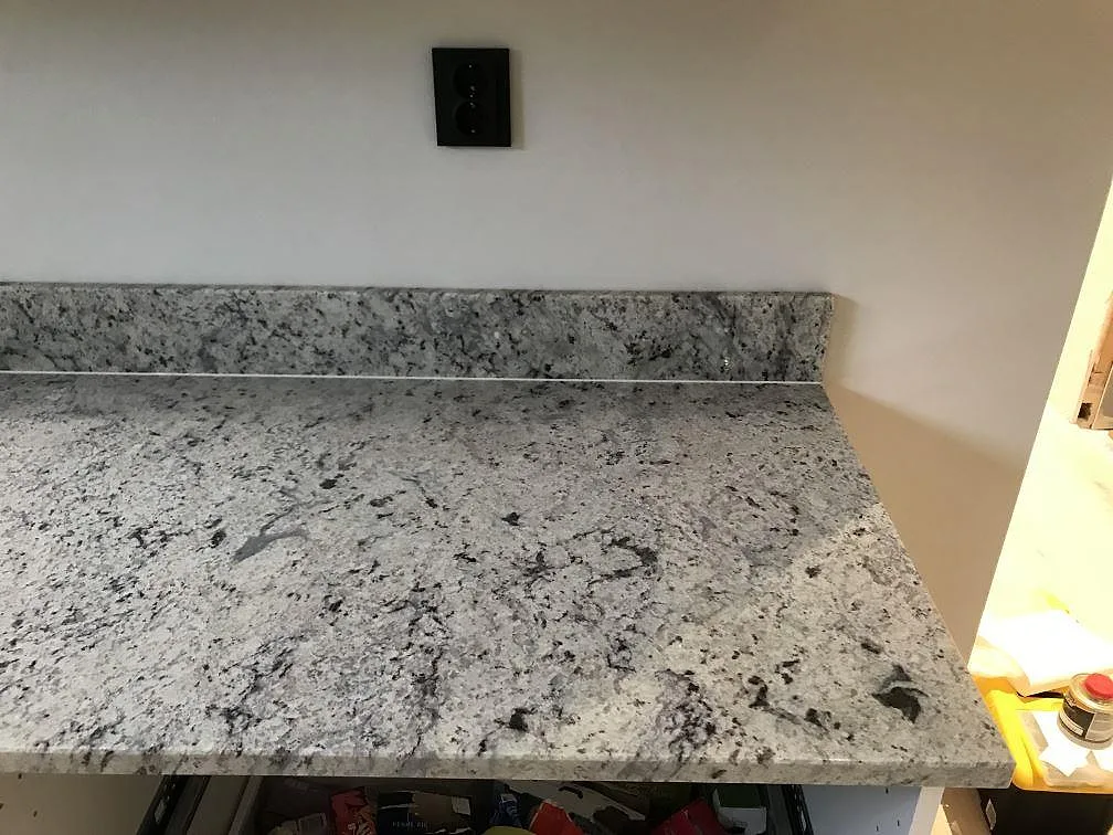 Køkkenbordplade i Antique White, Kullavik – billede 7