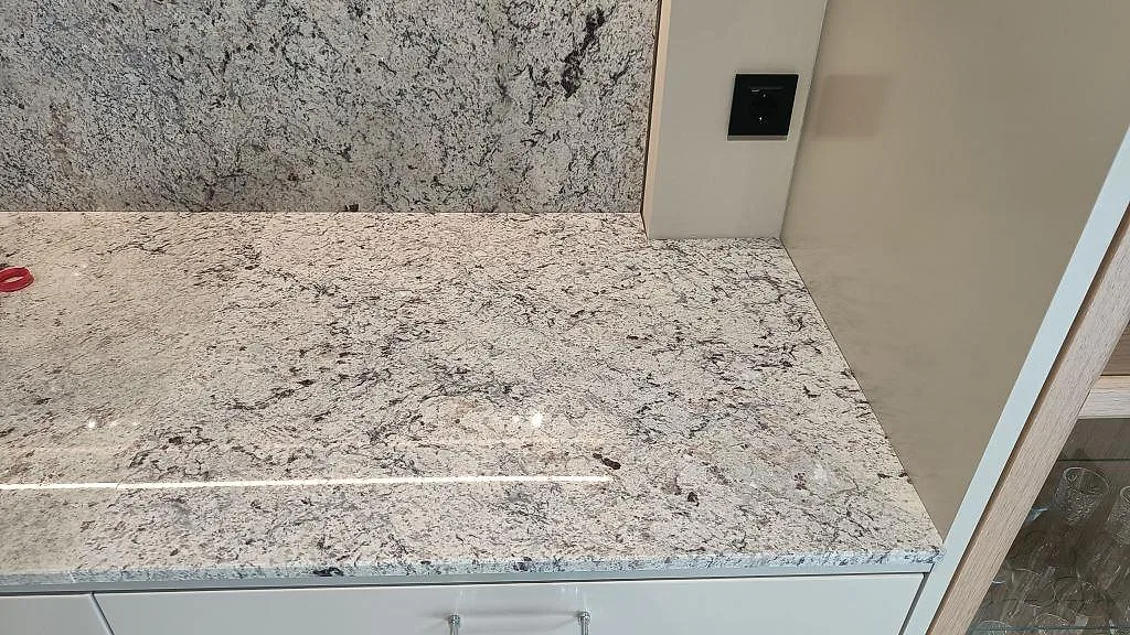 Køkkenbordplade i Antique White, Kungsbacka – billede 4
