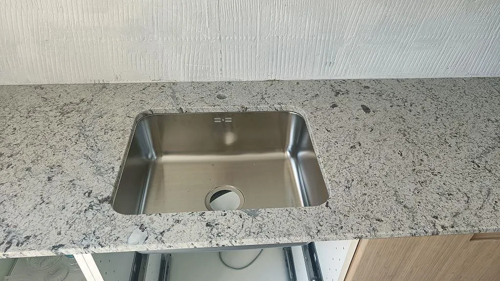 Køkkenbordplade i Antique White, Landskrona – billede 4