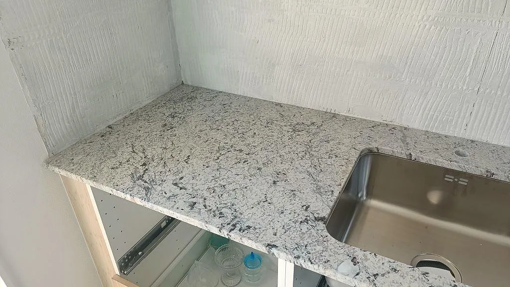 Køkkenbordplade i Antique White, Landskrona – billede 5