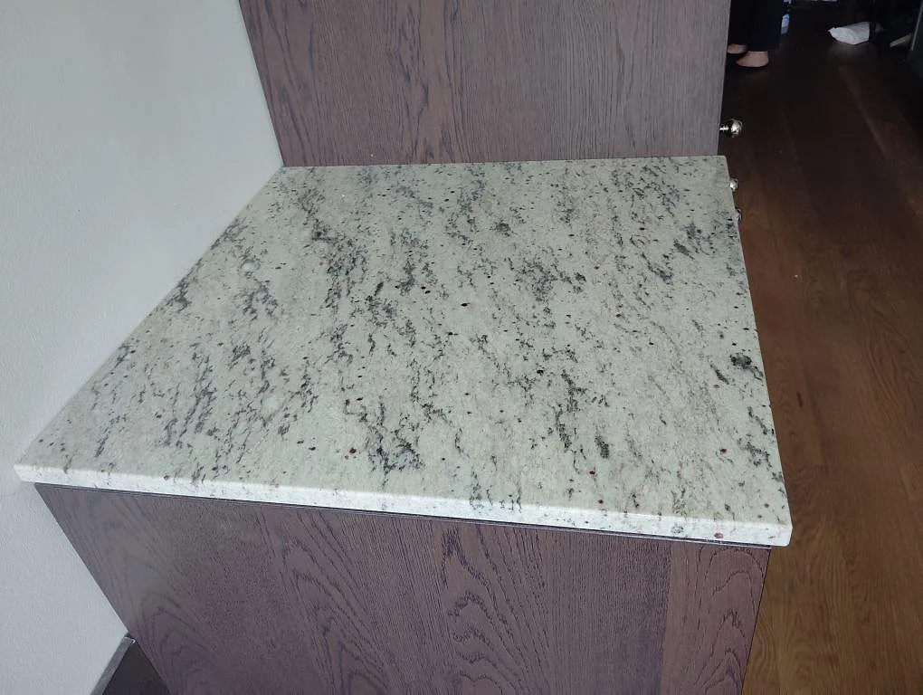 Køkkenbordplade i Antique White, Lidingö – billede 3