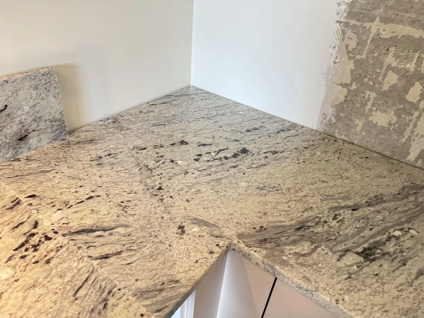 Køkkenbordplade i Antique White, Lund – billede 5