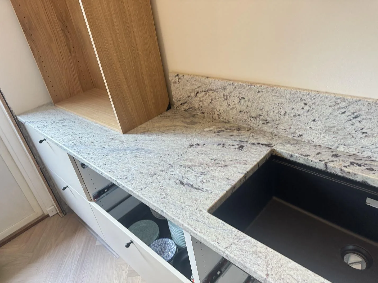 Køkkenbordplade i Antique White, Lund – billede 2