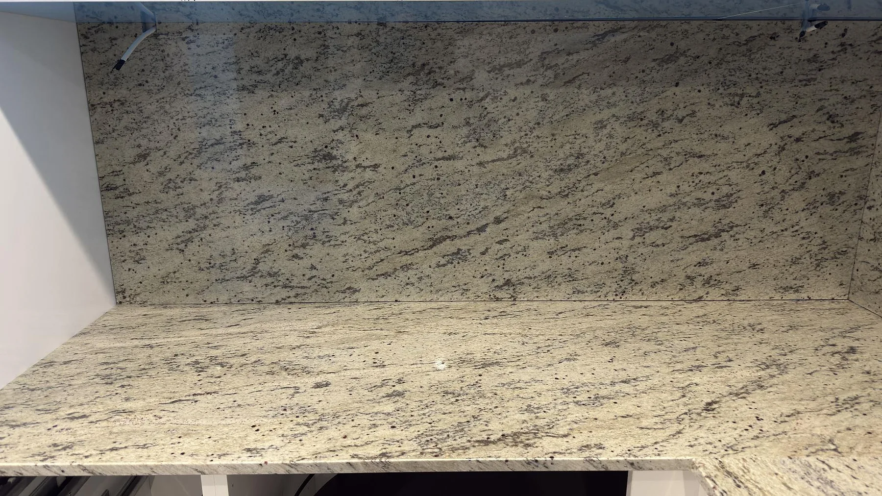 Køkkenbordplade i Antique White, Märsta – billede 6