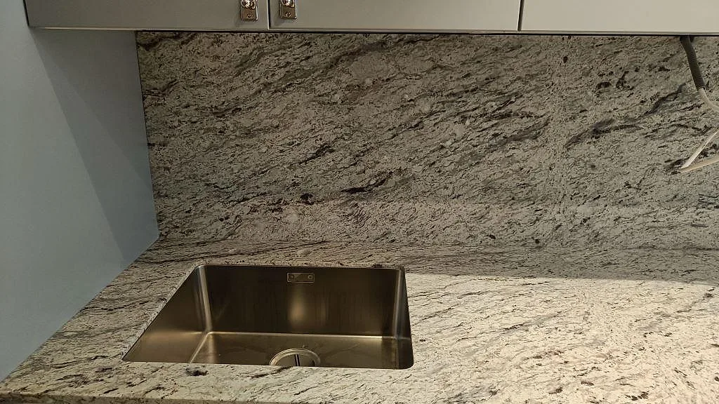 Køkkenbordplade i Antique White, Malmö – billede 4