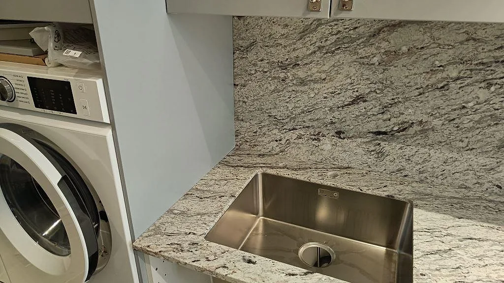 Køkkenbordplade i Antique White, Malmö – billede 5
