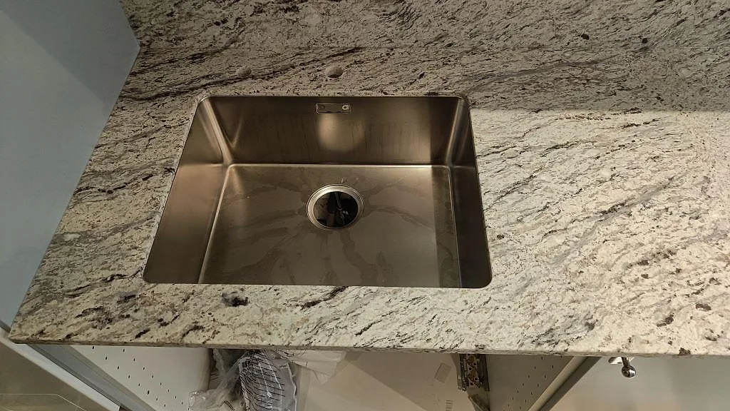 Køkkenbordplade i Antique White, Malmö – billede 6