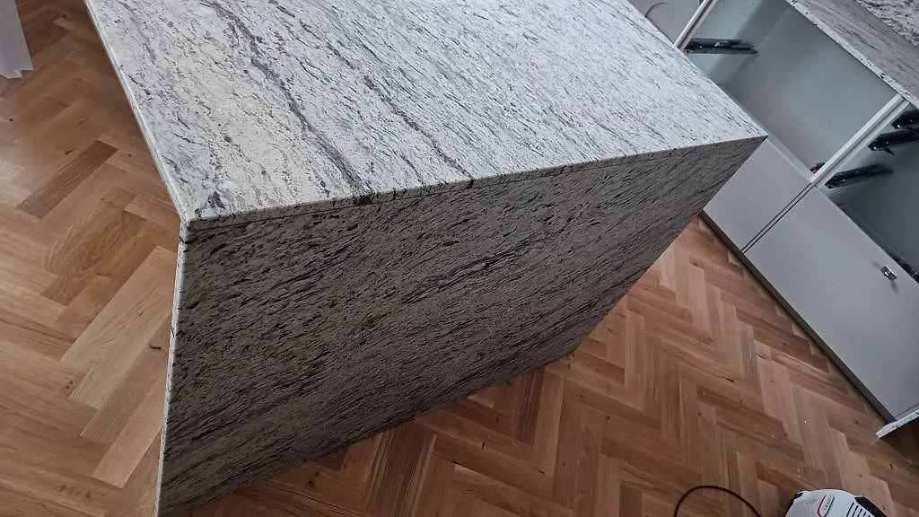 Køkkenbordplade i Antique White, Malmö – billede 3