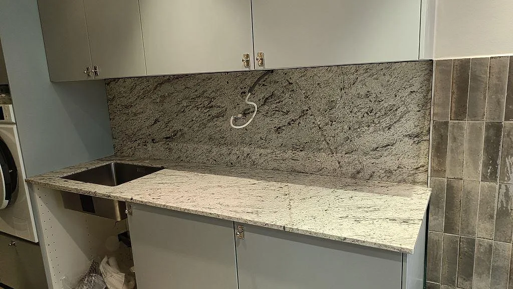 Køkkenbordplade i Antique White, Malmö – billede 2