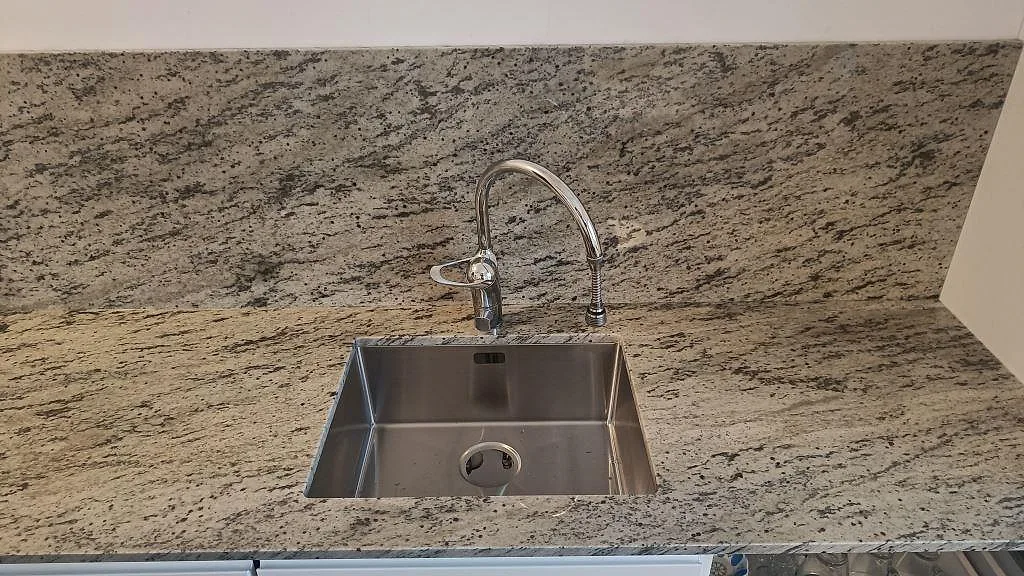 Køkkenbordplade i Antique White, Malmö – billede 2