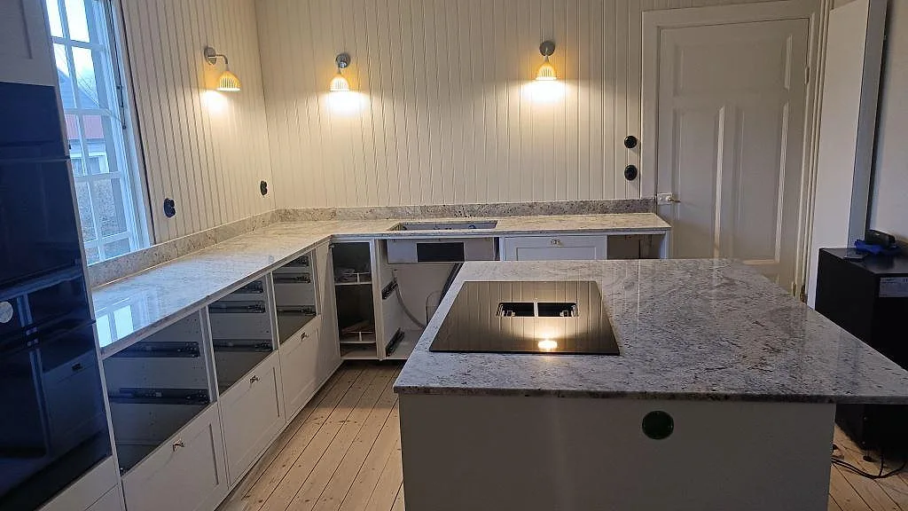 Køkkenbordplade i Antique White, Sölvesborg