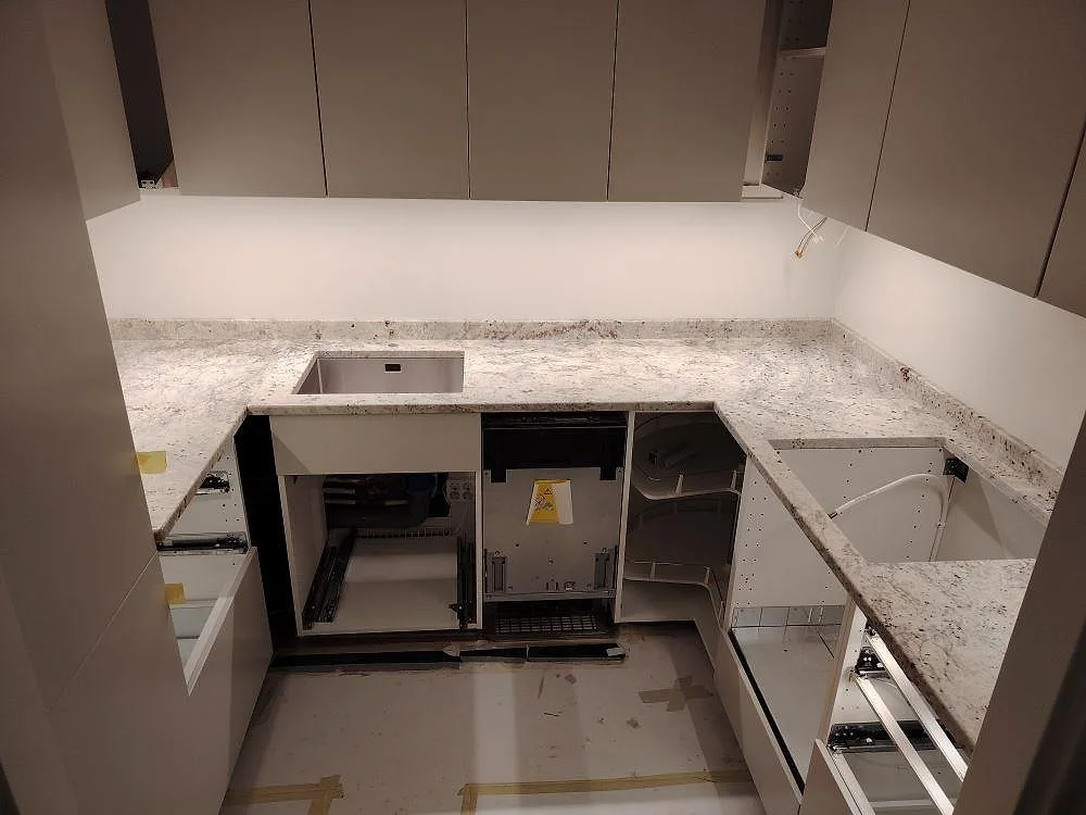 Gennemført projekt: Køkkenbordplade i Antique White, Stockholm.
