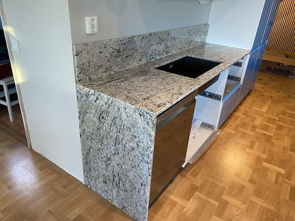 Køkkenbordplade i Antique White, Svedala – billede 3