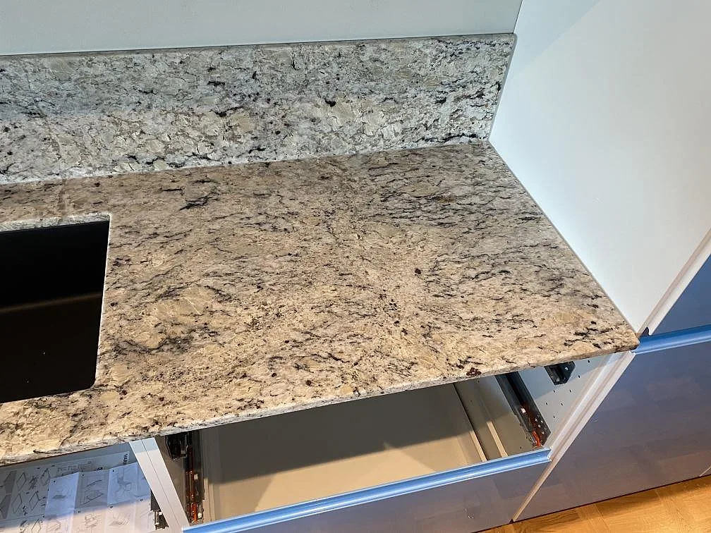 Køkkenbordplade i Antique White, Svedala – billede 6