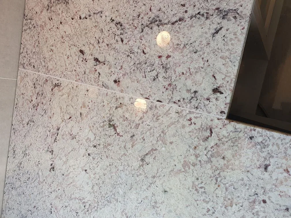 Køkkenbordplade i Antique White, Täby – billede 4