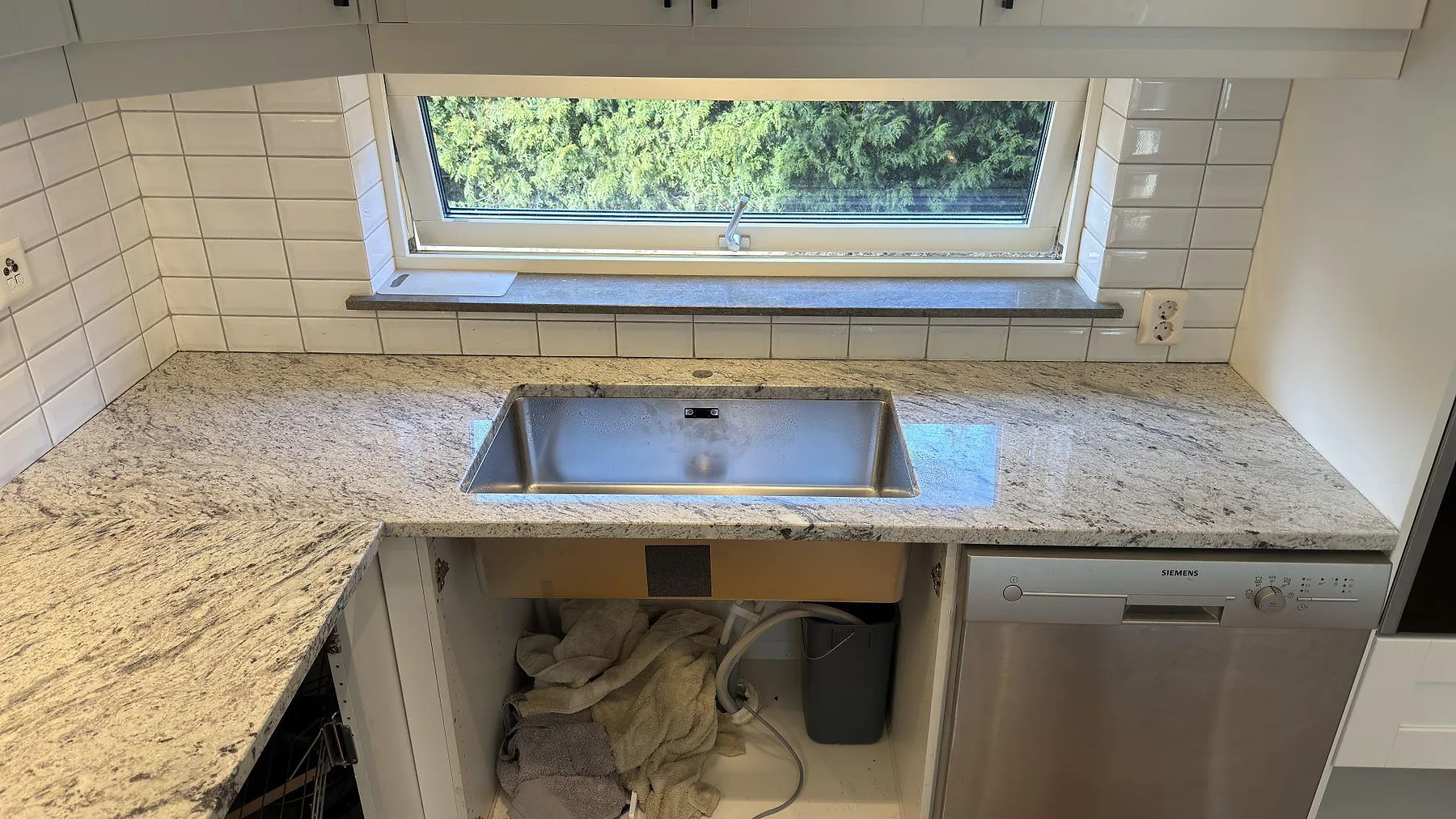 Køkkenbordplade i Antique White, Täby – billede 3