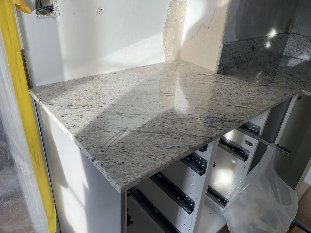 Køkkenbordplade i Antique White, Tomelilla – billede 5