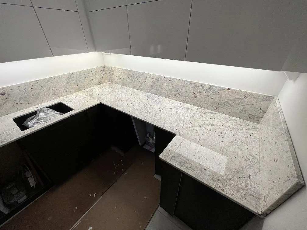 Køkkenbordplade i Antique White, Tullinge – billede 3