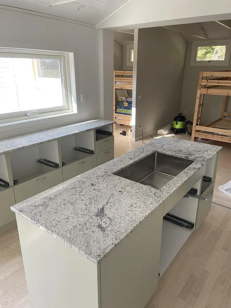 Køkkenbordplade i Antique White, Växjö – billede 3