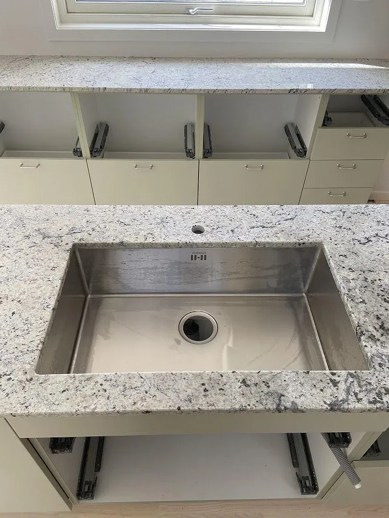 Køkkenbordplade i Antique White, Växjö – billede 4