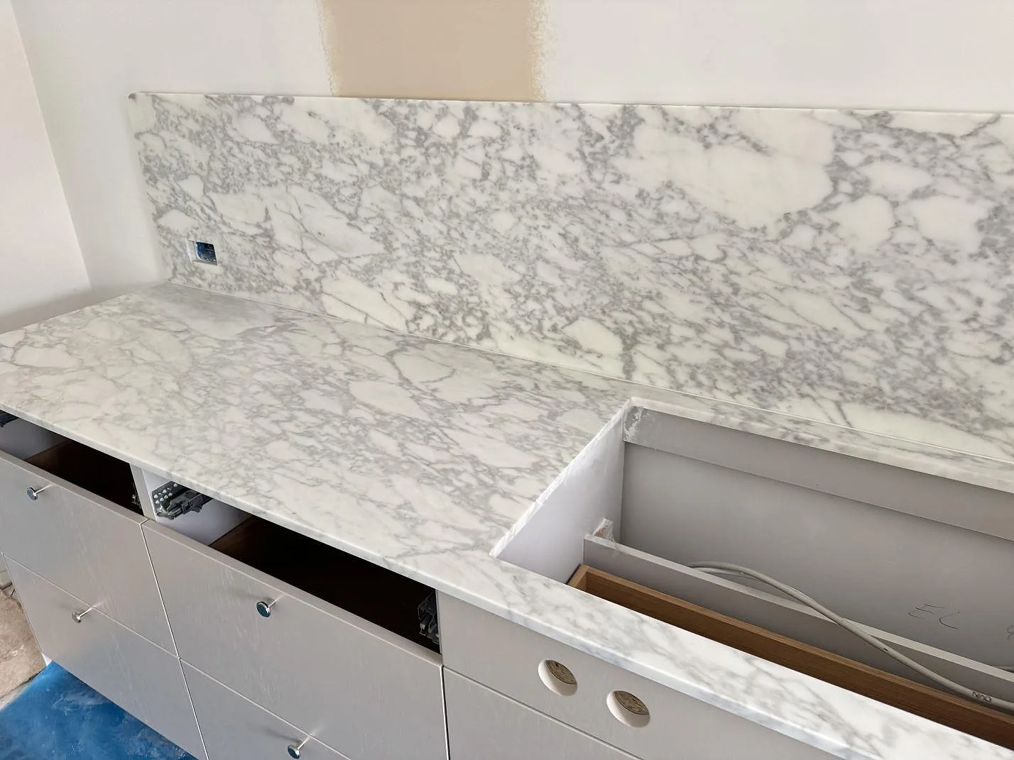 Køkkenbordplade i Arabescato, Charlottenlund – billede 4