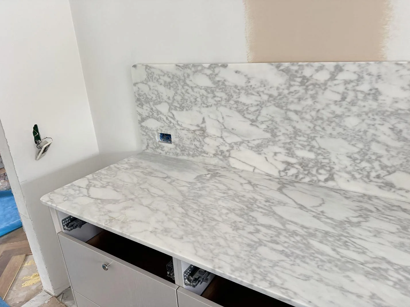 Køkkenbordplade i Arabescato, Charlottenlund – billede 7