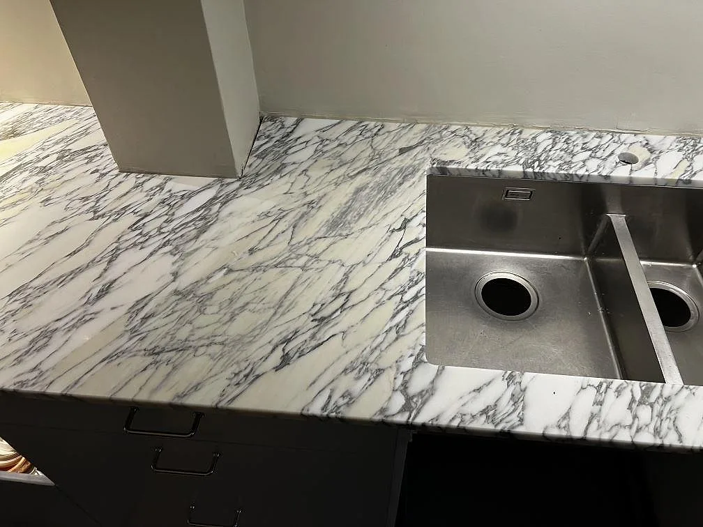 Køkkenbordplade i Arabescato, Göteborg – billede 4