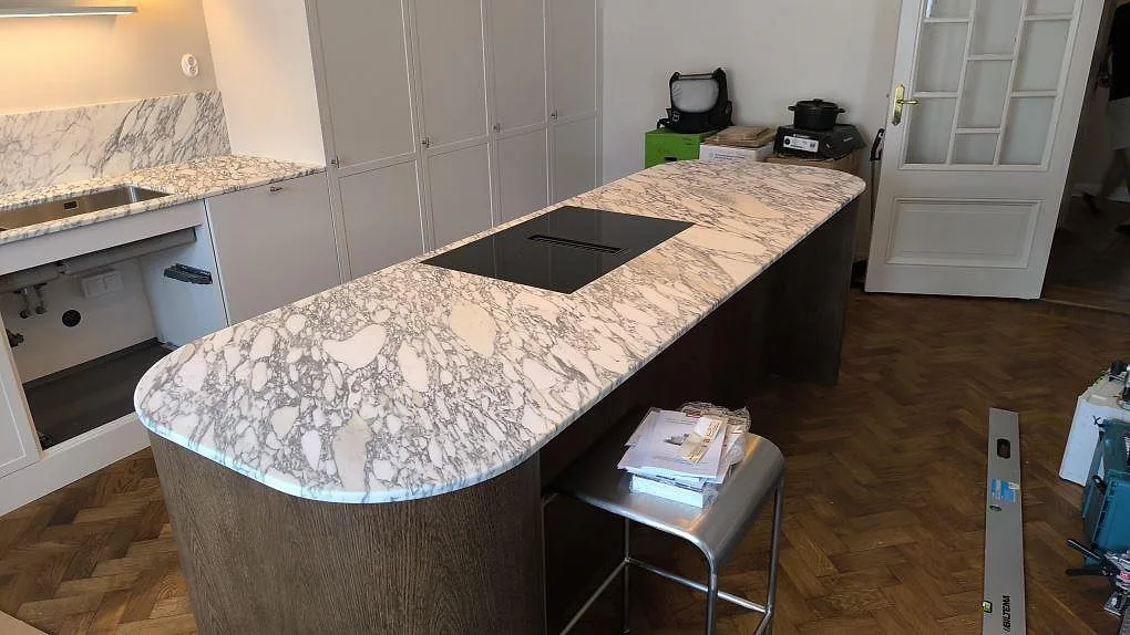 Køkkenbordplade i Arabescato, Stockholm – billede 2