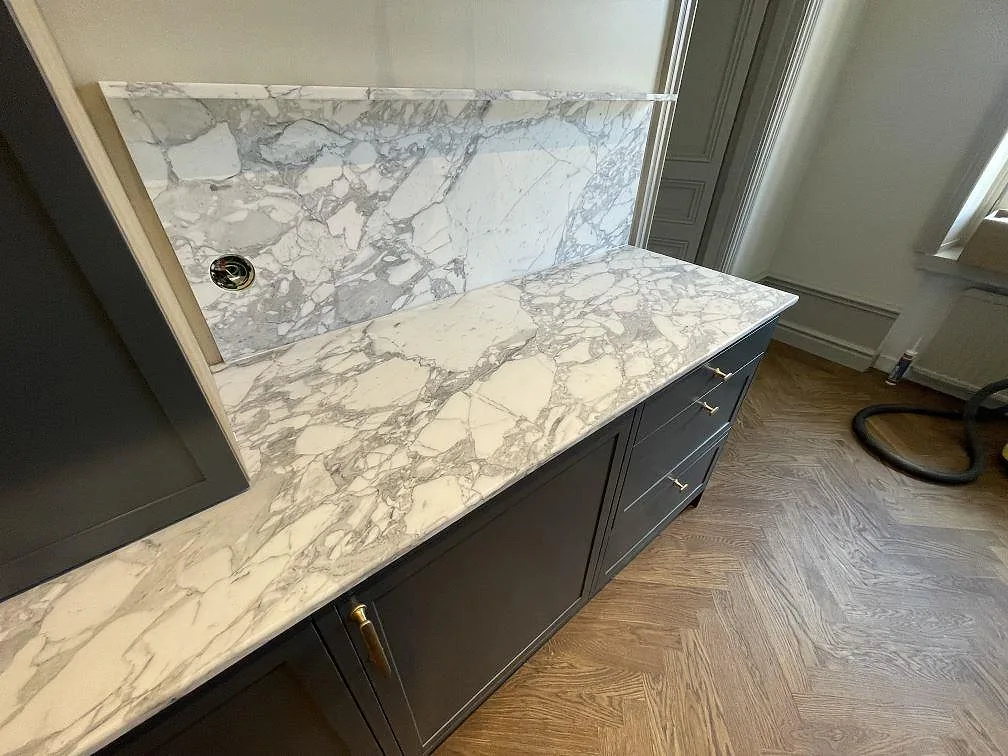 Køkkenbordplade i Arabescato, Stockholm – billede 4