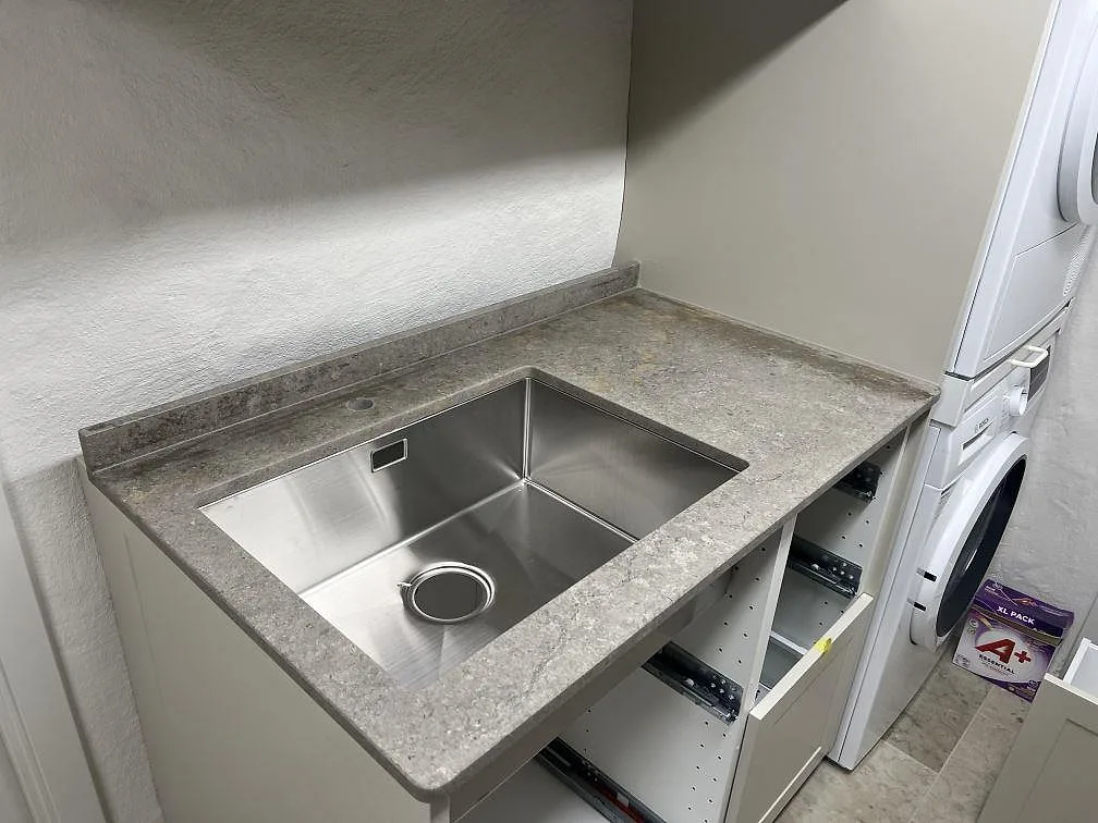 Bordplade i Azul Valverde, Bromma – billede 2
