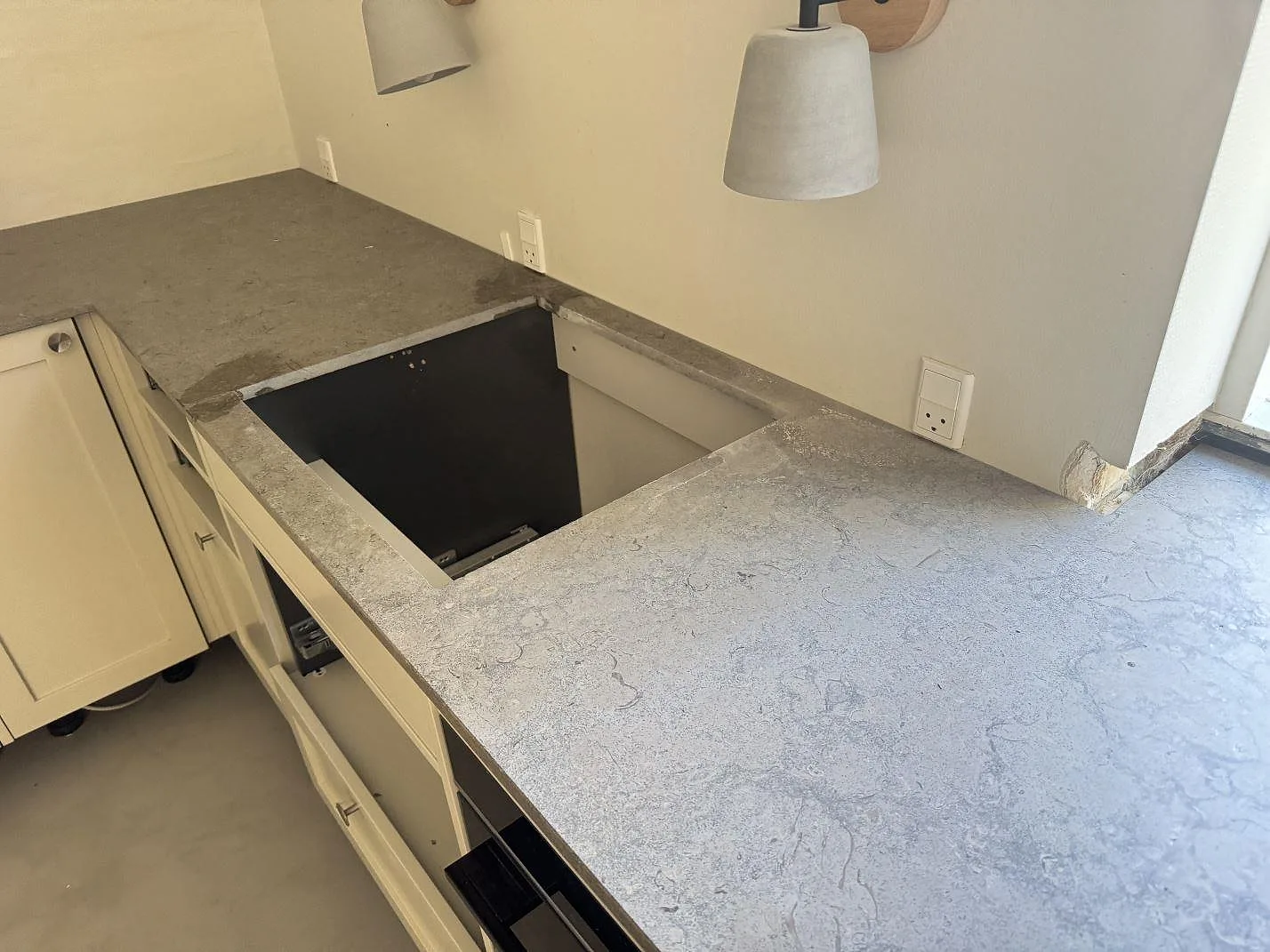 Køkkenbordplade i Azul Valverde, Vejby – billede 2