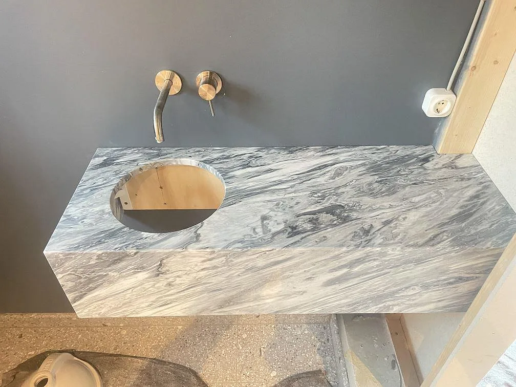 Bordplade i Bardiglio, Brønshøj – billede 3